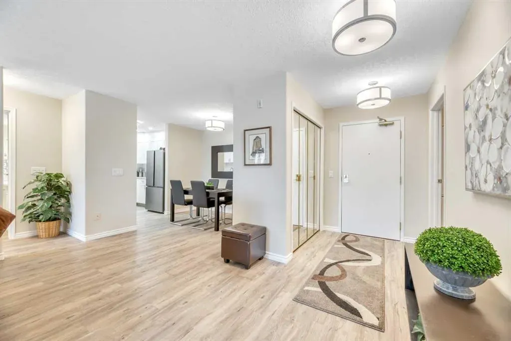 7239 Sierra Morena Boulevard SW, #204
