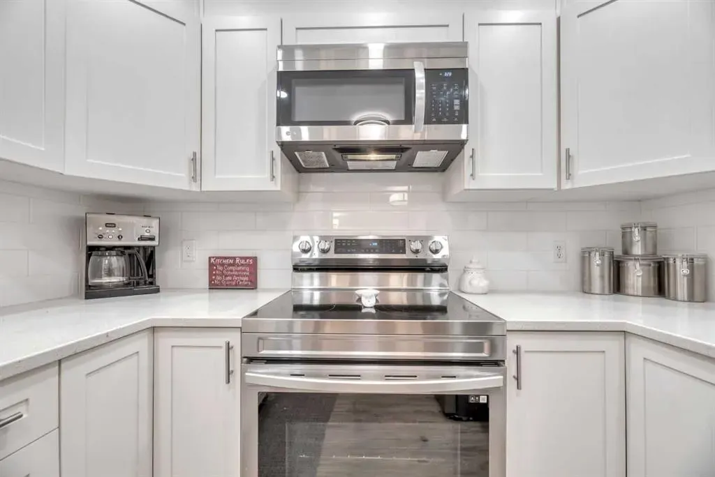 7239 Sierra Morena Boulevard SW, #204