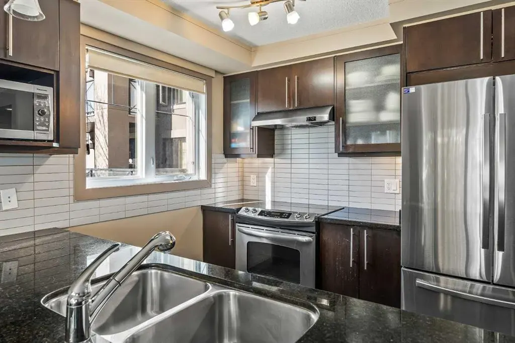 1805 26 Avenue SW, #201