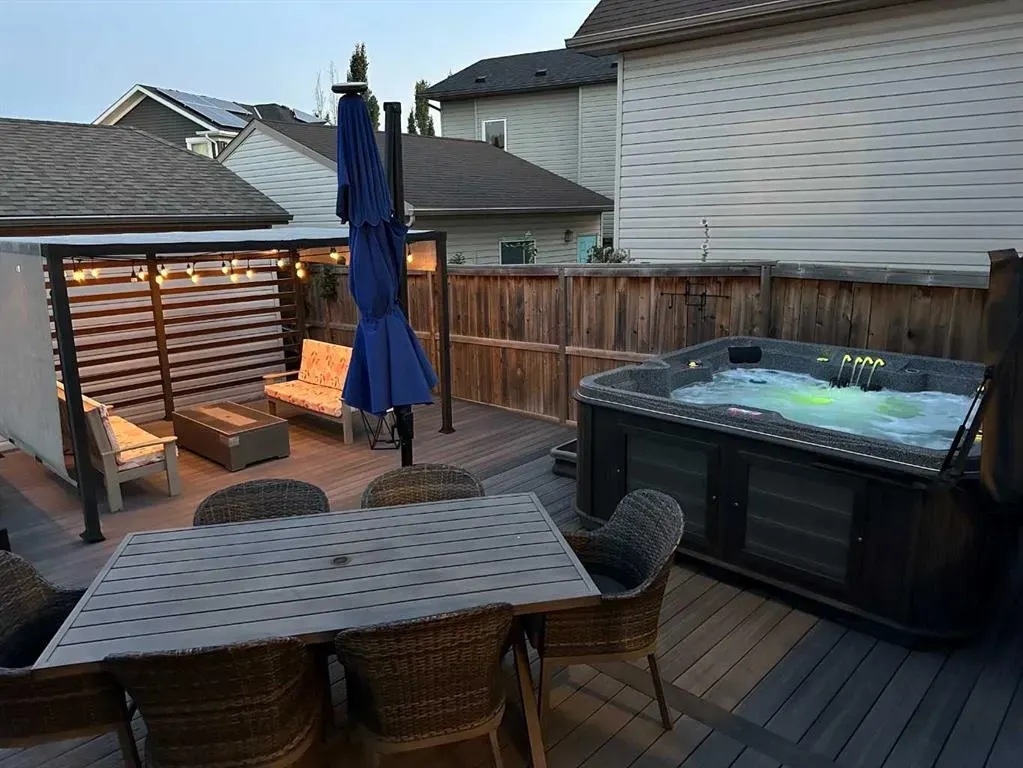 64 Elgin Meadows Manor SE