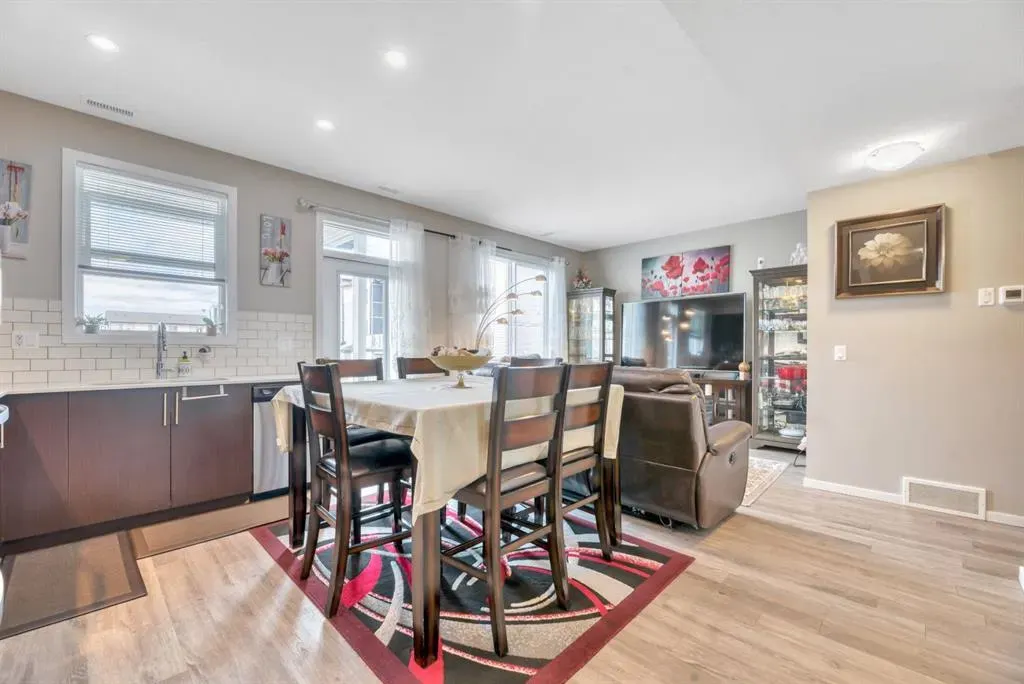 235 Redstone NE, #201