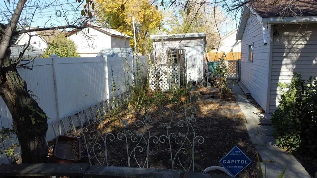 102 4 Avenue W
