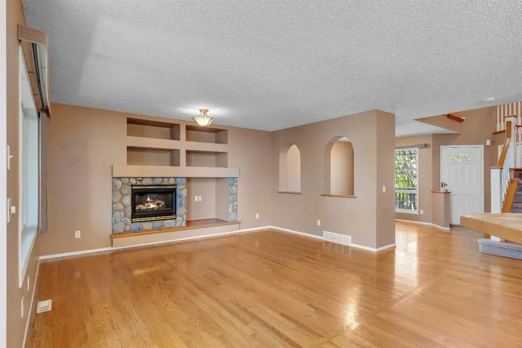 150 Harvest Oak View NE