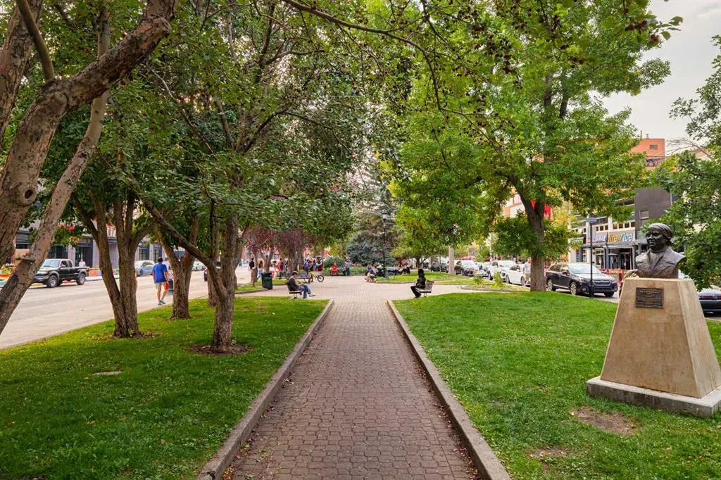 817 15 Avenue SW, #1702