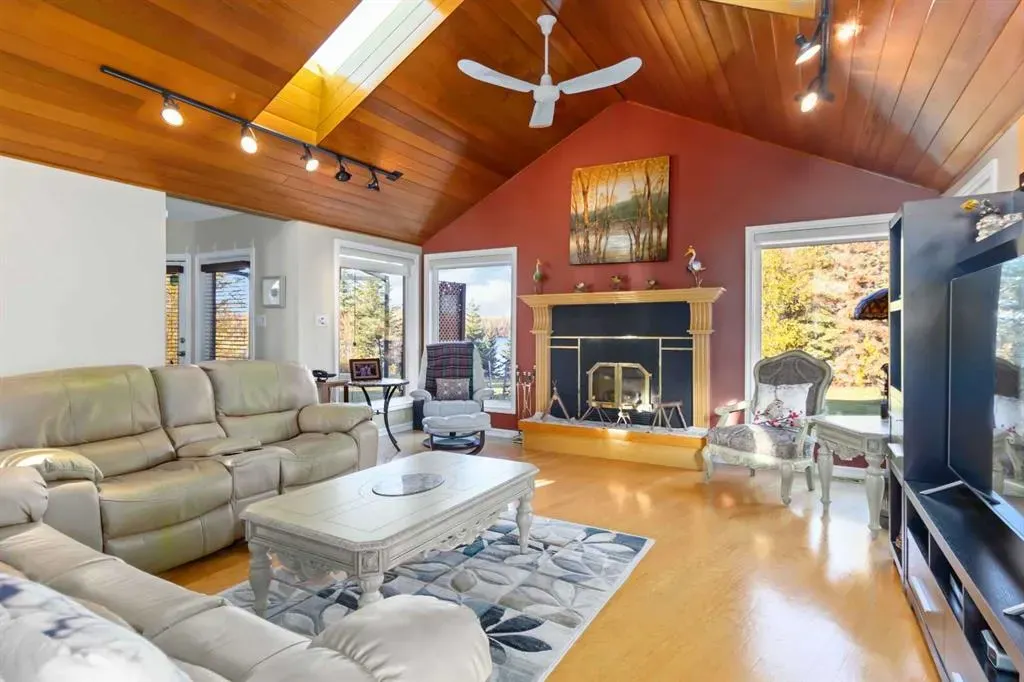 39 Poplar Crescent