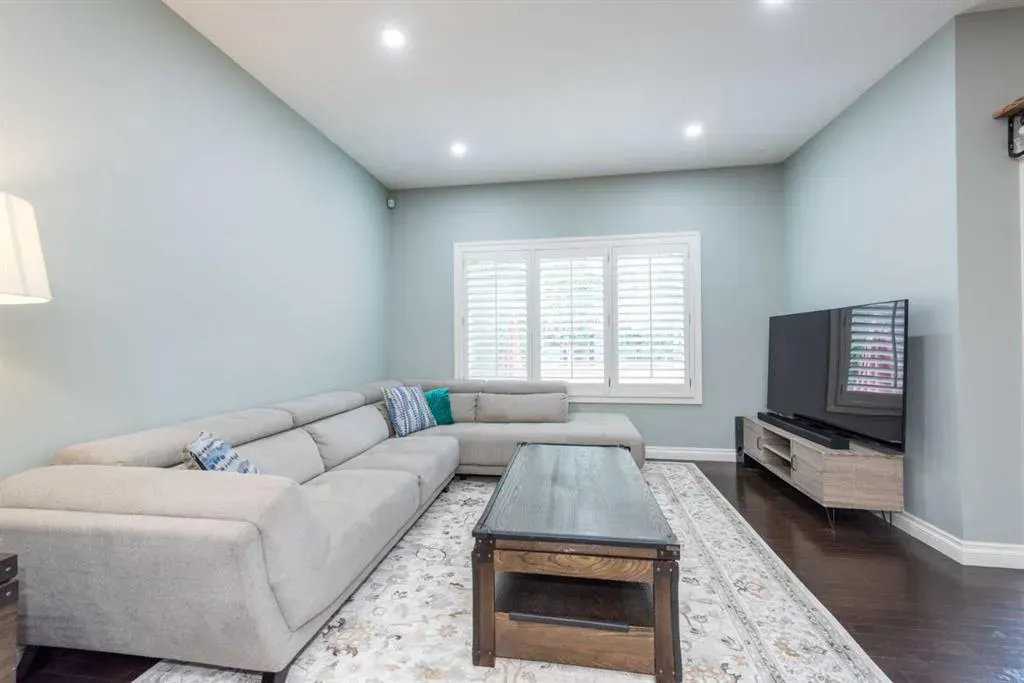 470 Mahogany Terrace SE