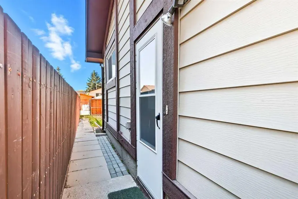163 Whitewood Place NE