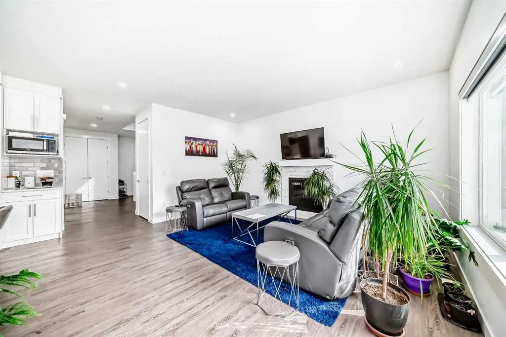 772 Edgefield Crescent