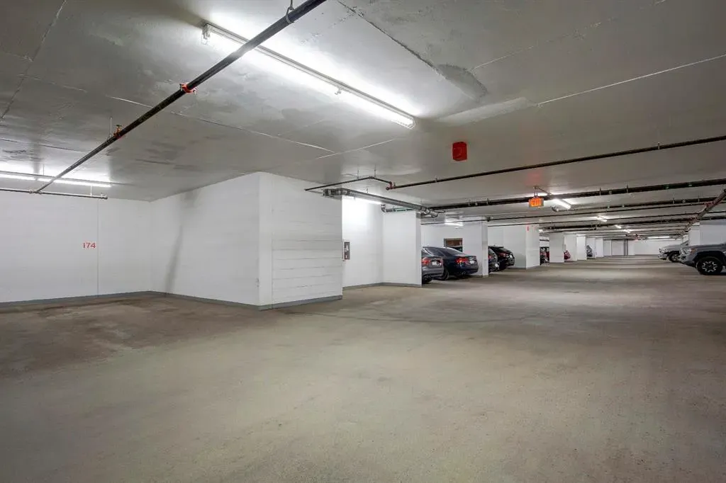 615 6 Avenue SE, #701