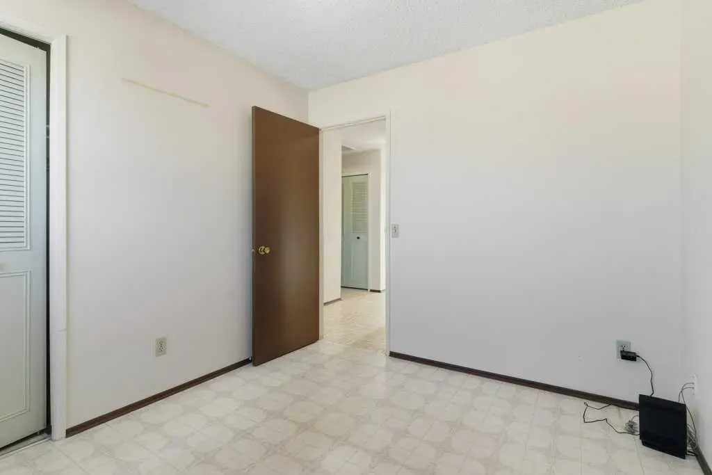64 Maranda Close NE