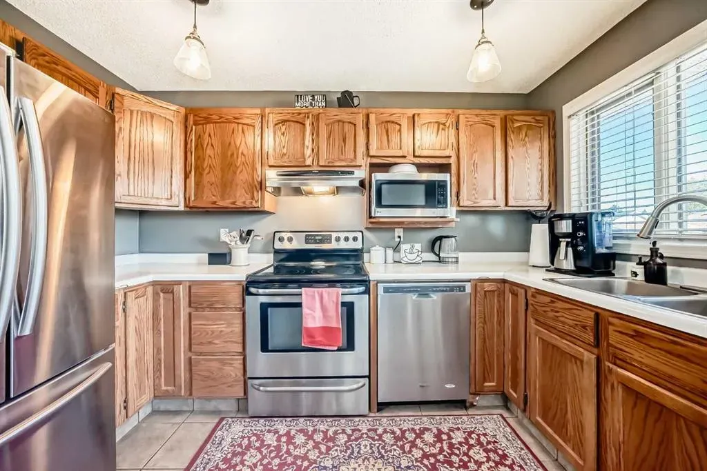 20 Rivergreen Crescent SE