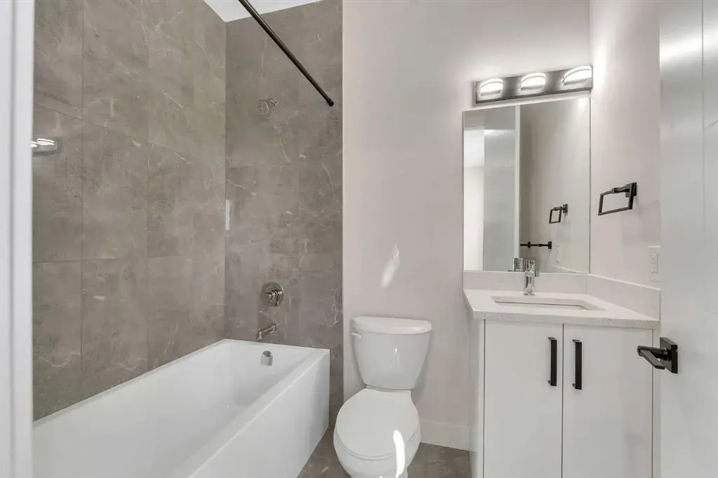 144 Saddlelake Manor NE