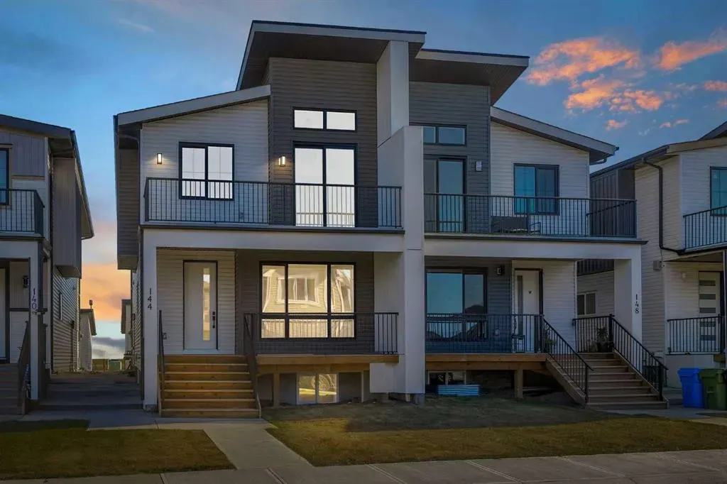 144 Saddlelake Manor NE