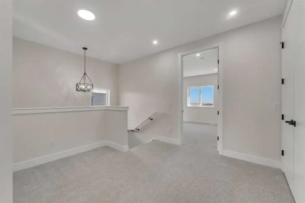 144 Saddlelake Manor NE