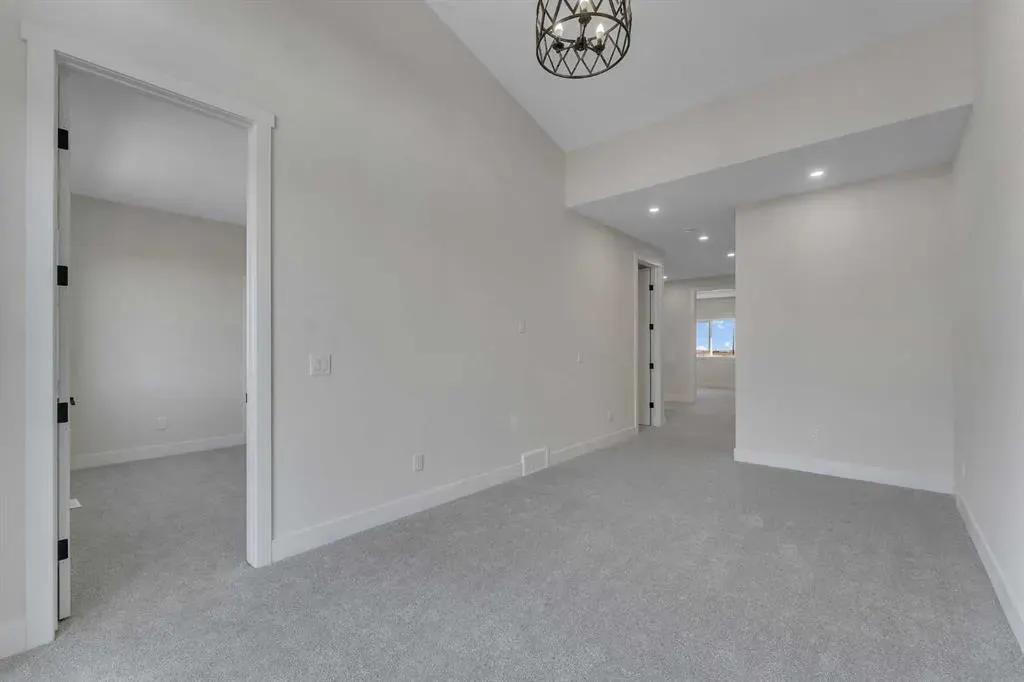 144 Saddlelake Manor NE