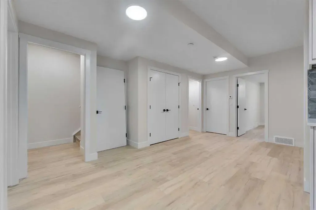 144 Saddlelake Manor NE