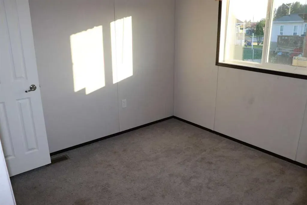810 52 Street