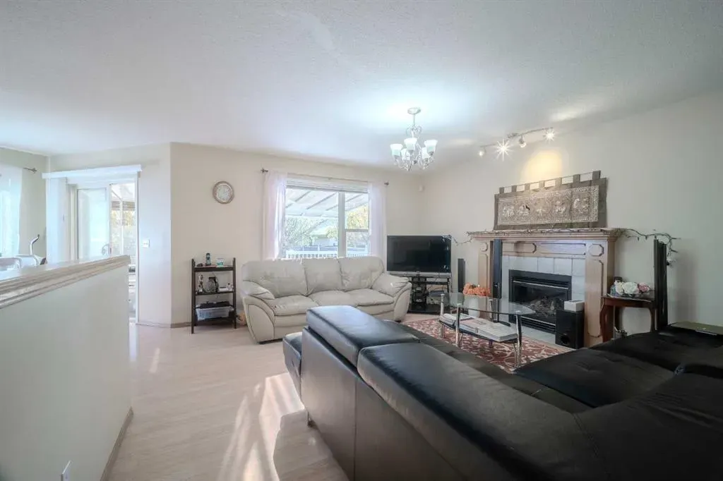 45 Arbour Crest Terrace NW
