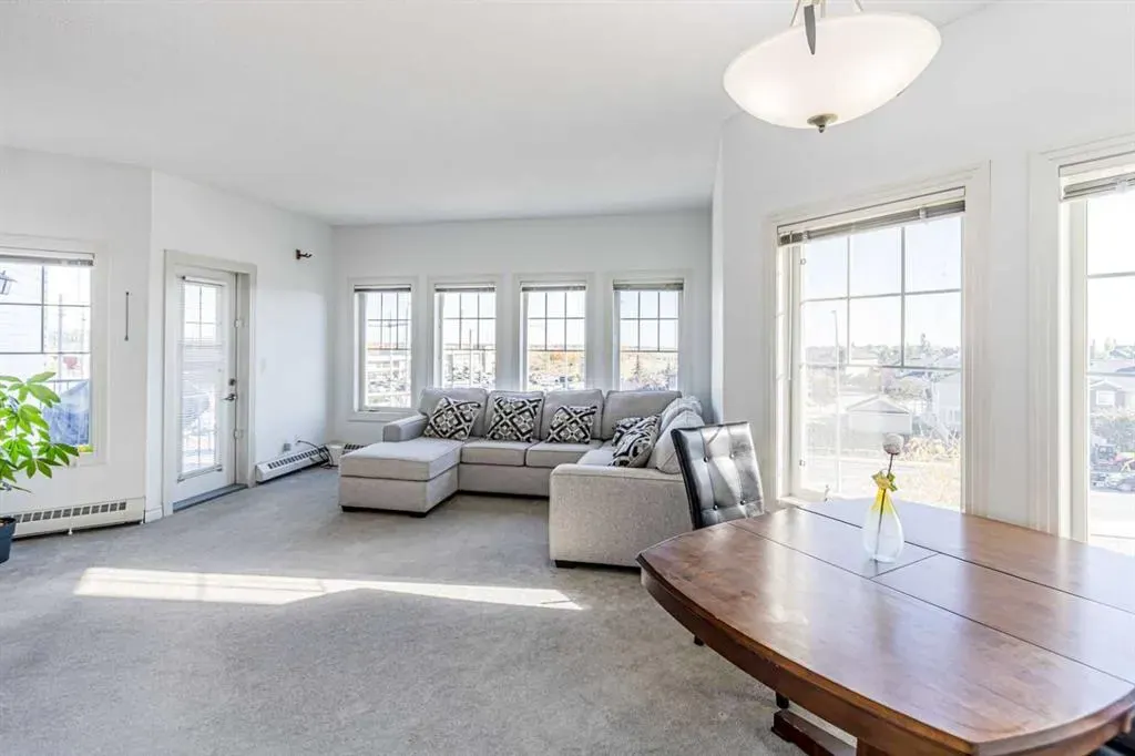 60 Royal Oak Plaza NW, #434