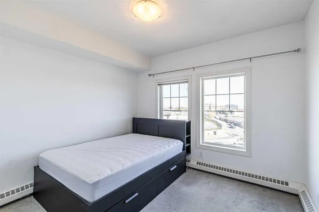 60 Royal Oak Plaza NW, #434