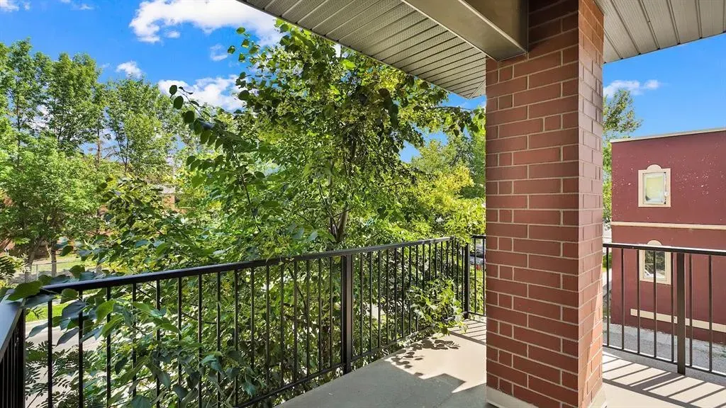305 18 Avenue SW, #212