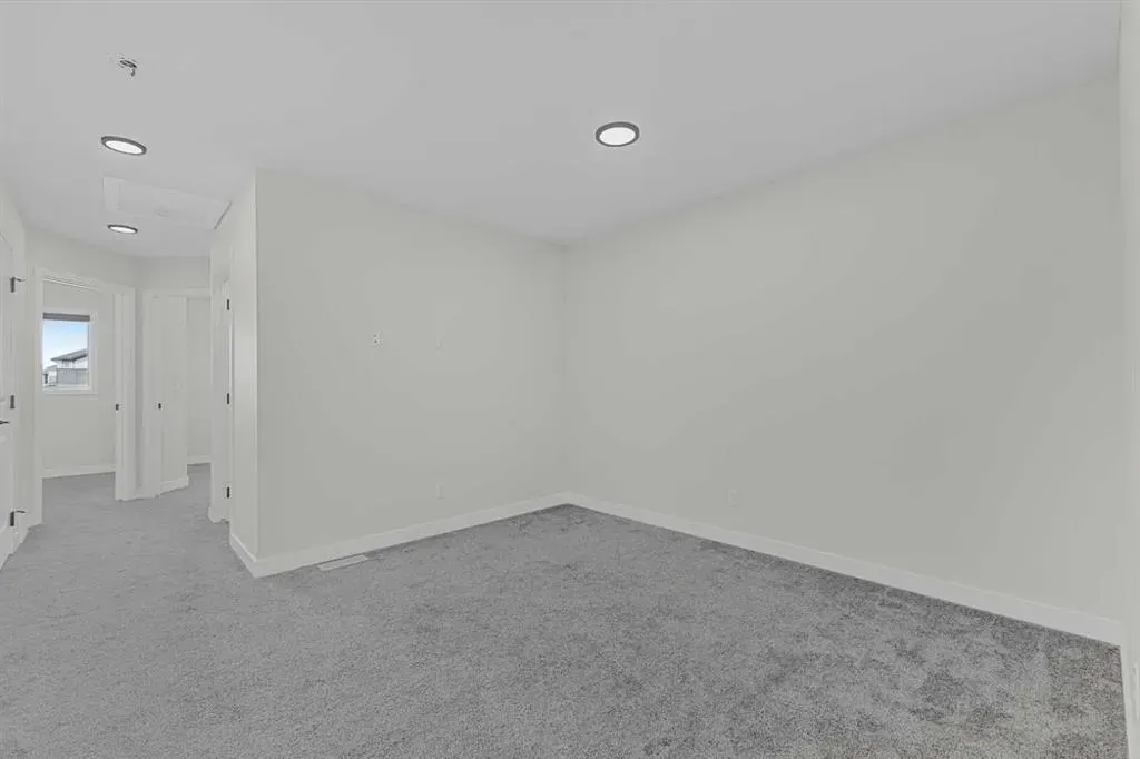33 BELMONT Drive SW
