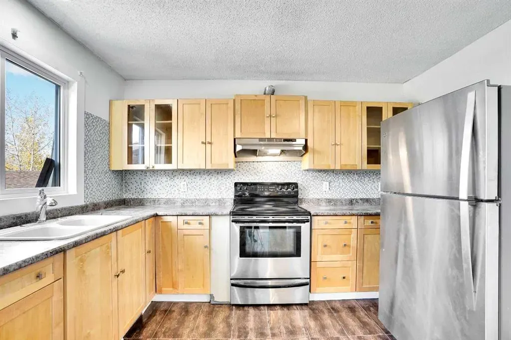 26 Falmead Bay NE