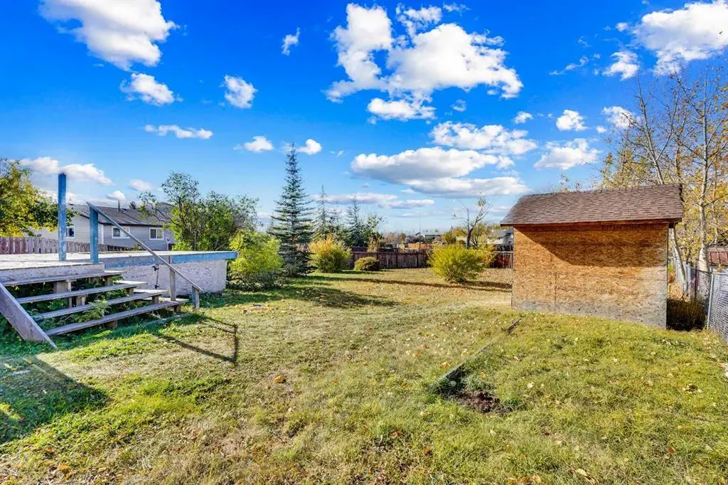 26 Falmead Bay NE