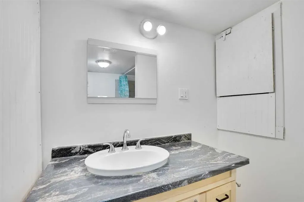 26 Falmead Bay NE