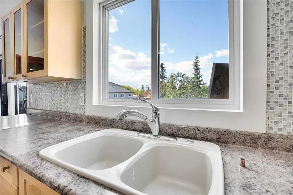 26 Falmead Bay NE