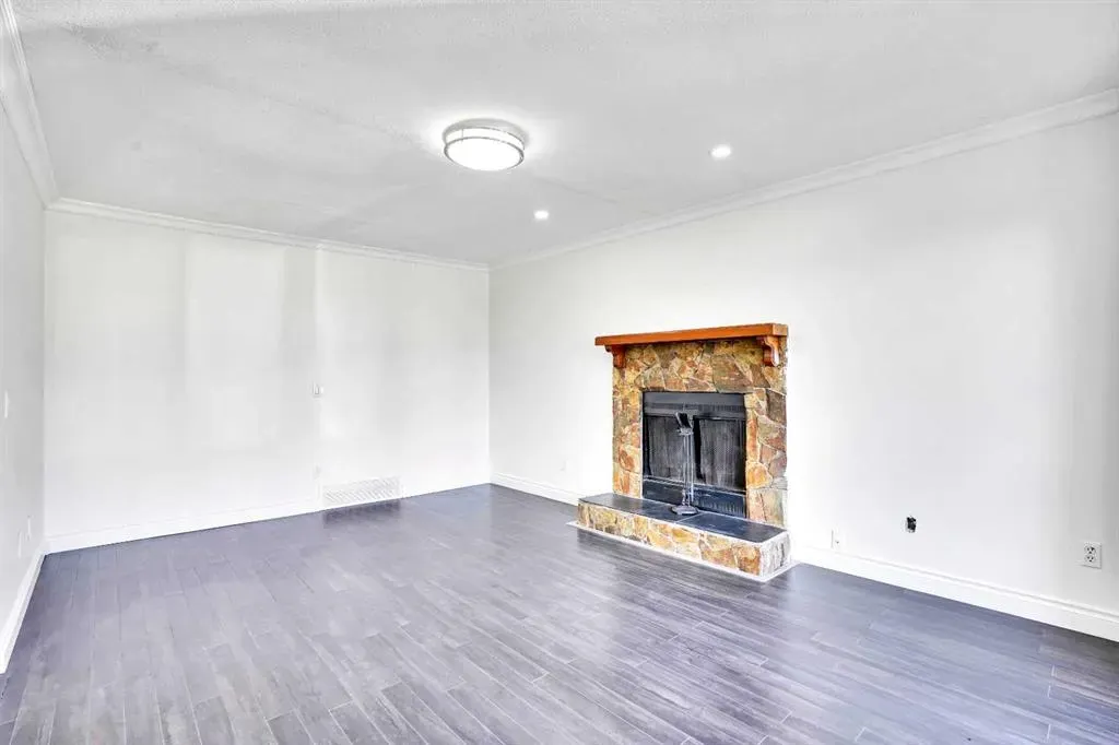26 Falmead Bay NE