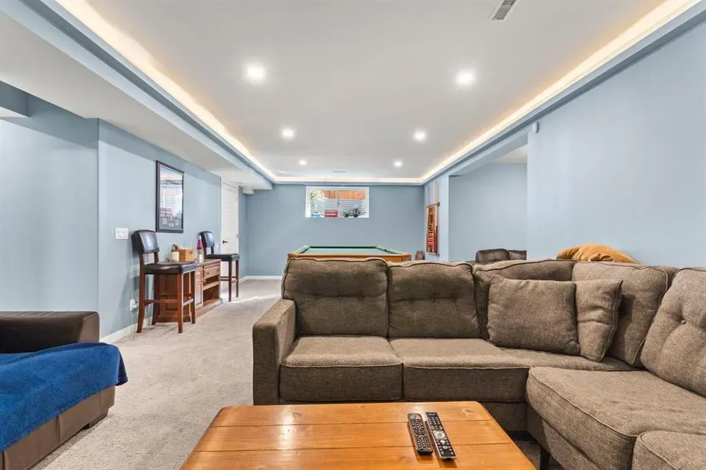 498 Tuscany Ravine Road NW