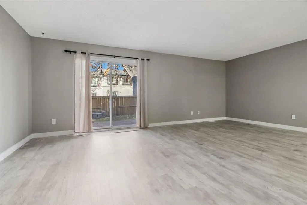 4810 40 Avenue SW, #15