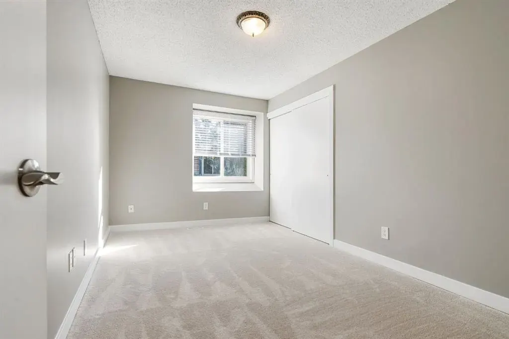 4810 40 Avenue SW, #15