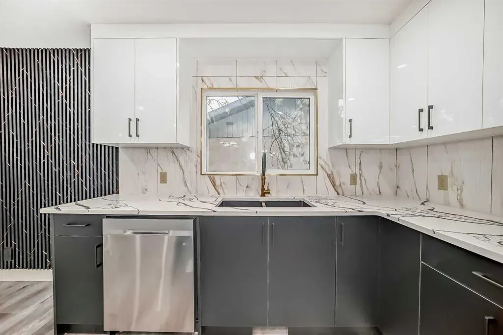 432 Ogden Drive SE
