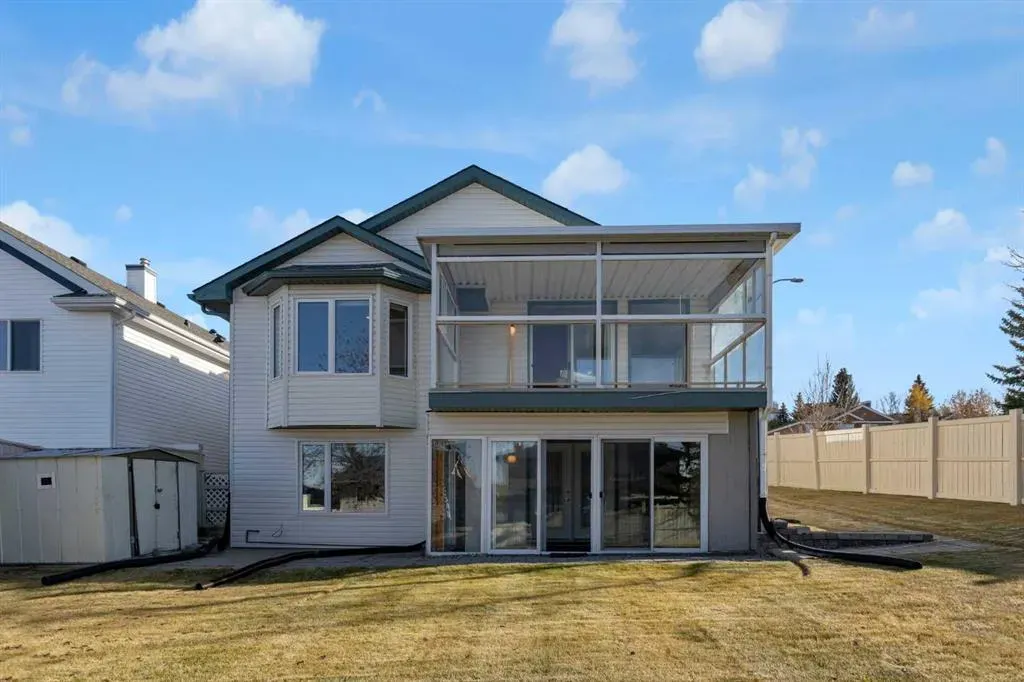 102 Edgebrook Heights NW