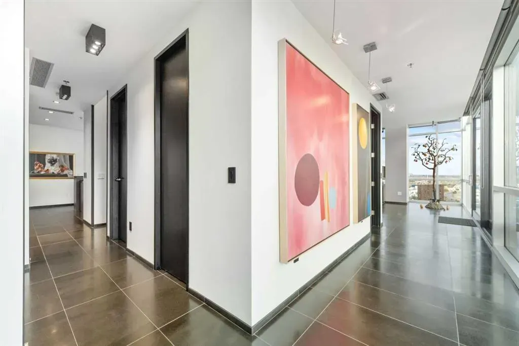 108 9th Avenue SW, #2004