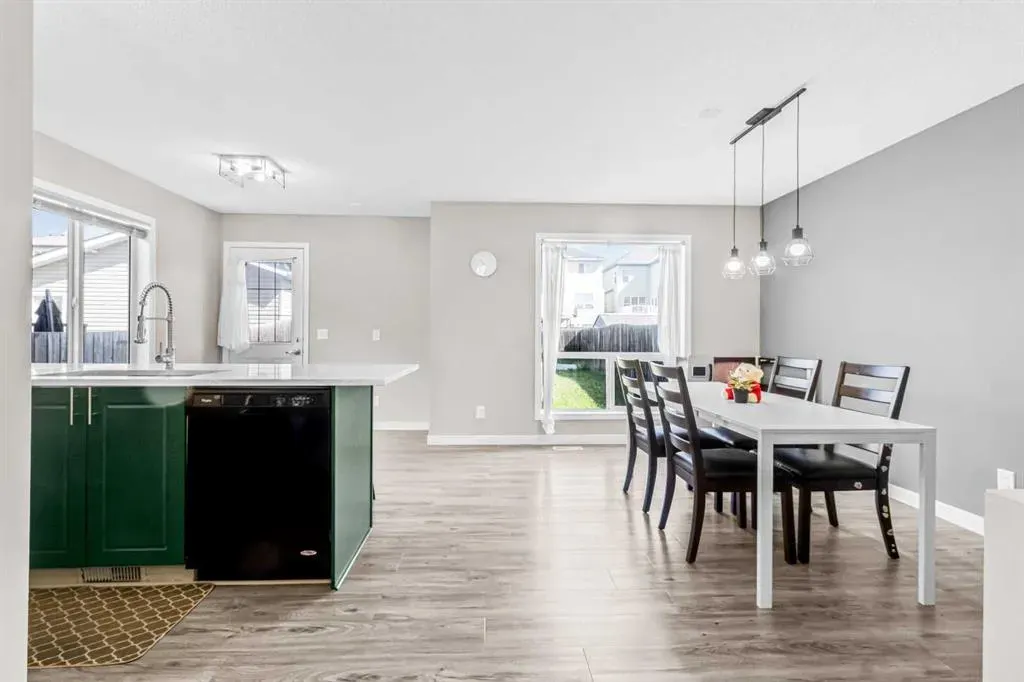 137 Covepark Crescent NE