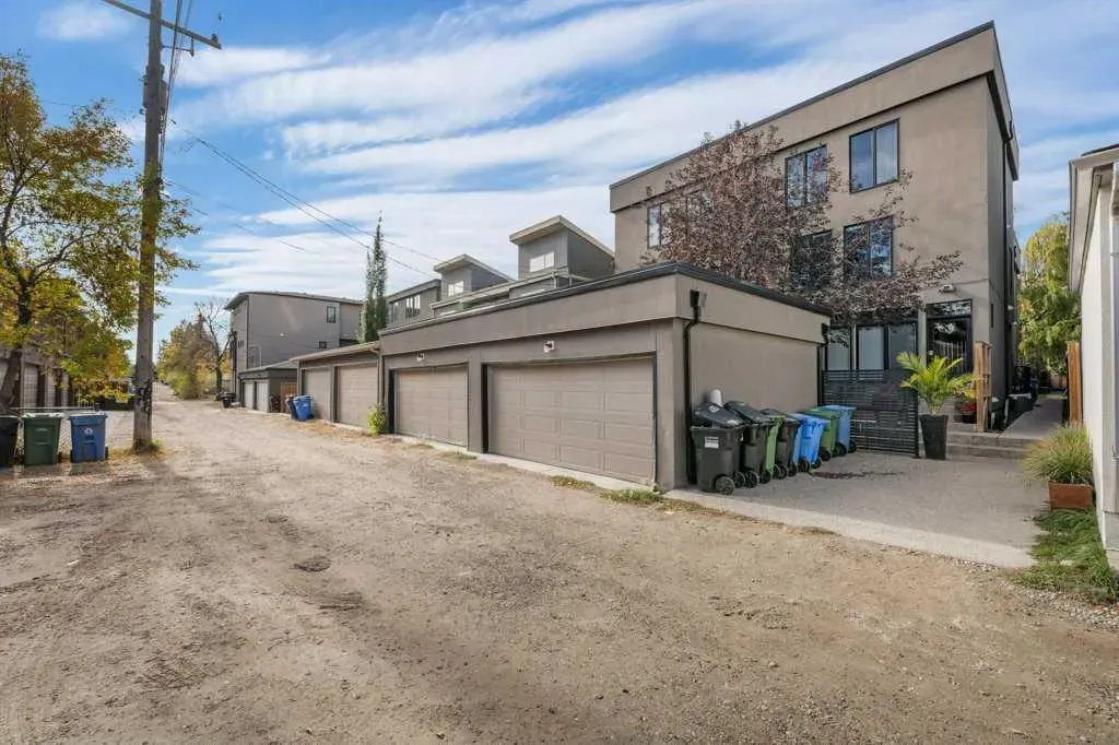 1926 36 Street SW, #2