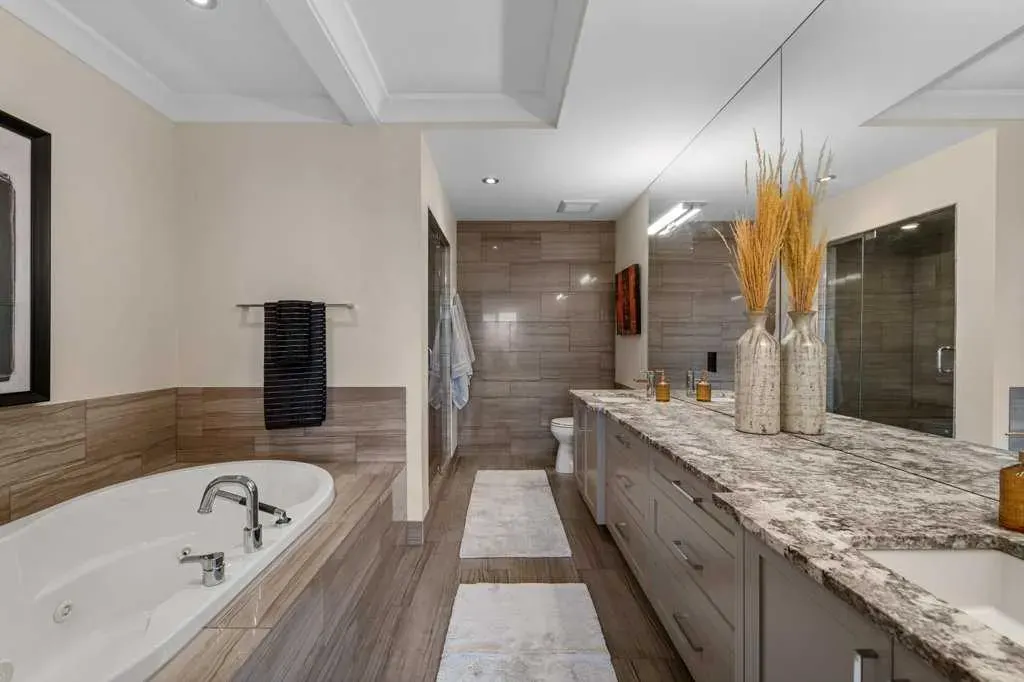 1926 36 Street SW, #2