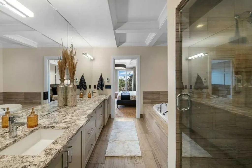 1926 36 Street SW, #2