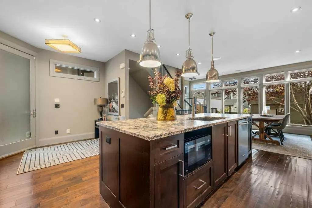 1926 36 Street SW, #2
