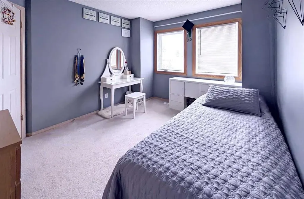 12 Shawbrooke Court SW