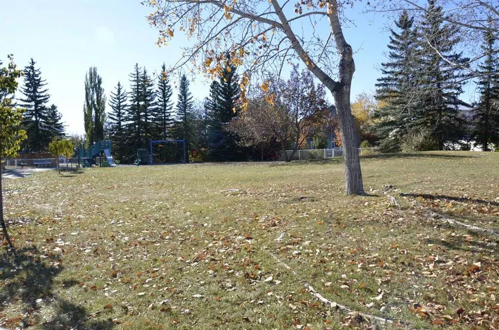 12 Shawbrooke Court SW