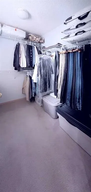 12 Shawbrooke Court SW