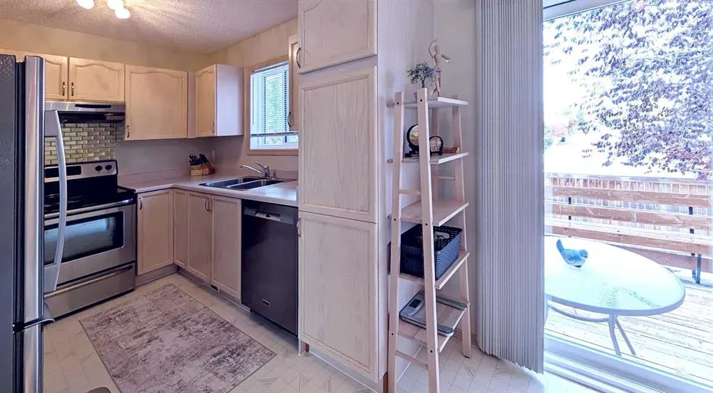 12 Shawbrooke Court SW