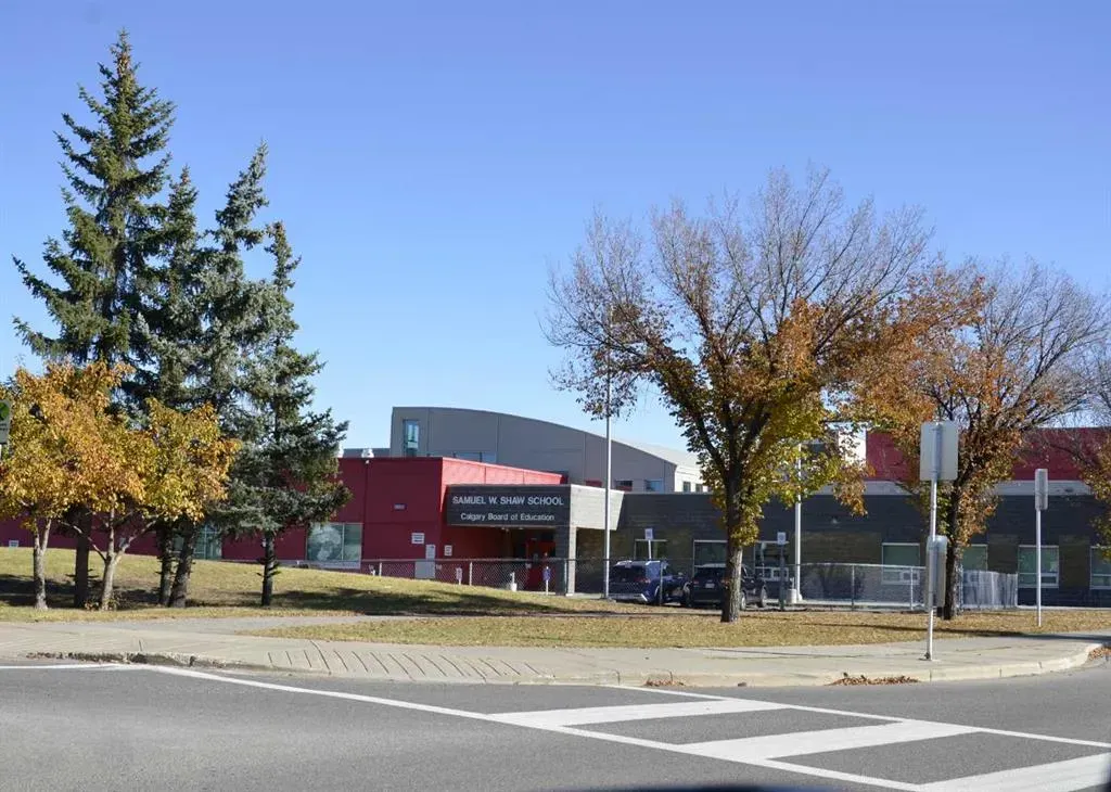 12 Shawbrooke Court SW