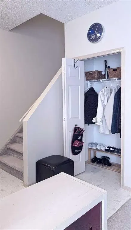 12 Shawbrooke Court SW