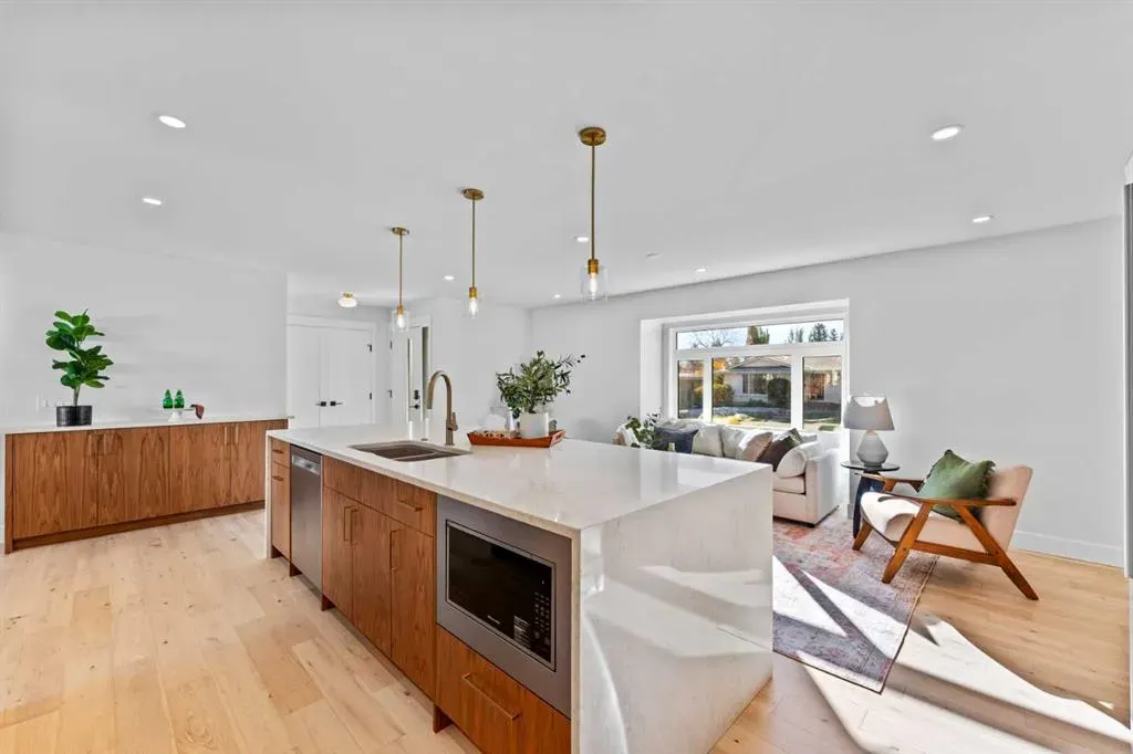 1275 Lake Sundance Crescent SE