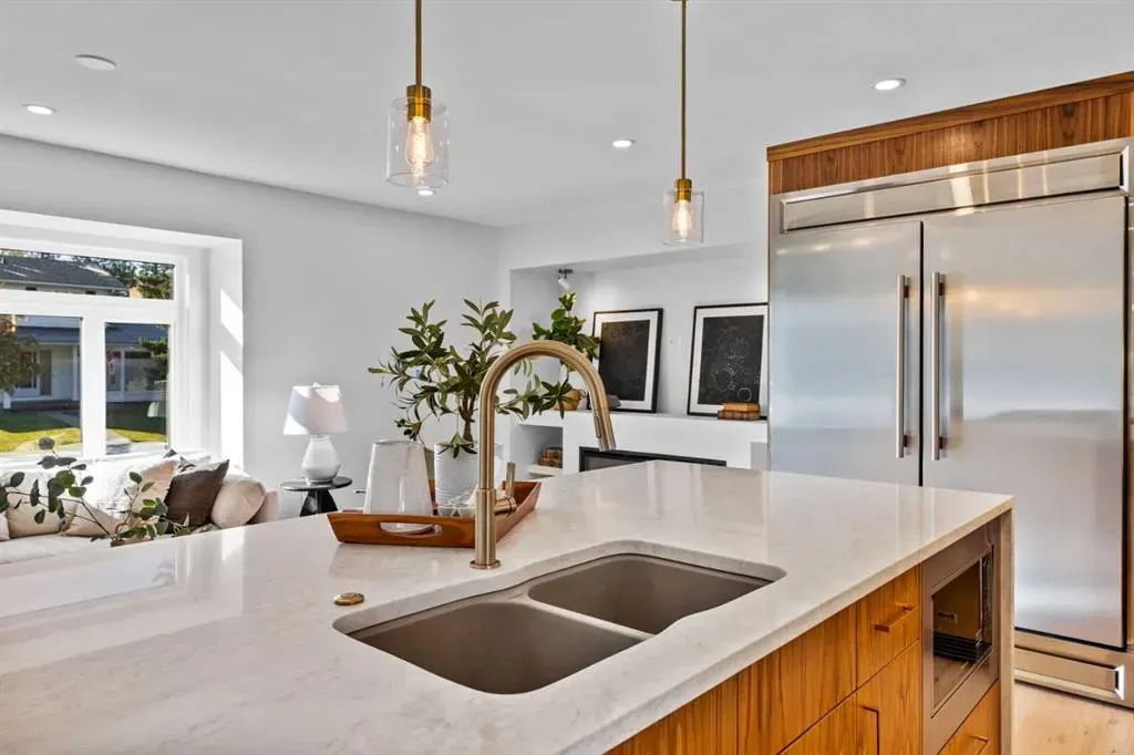 1275 Lake Sundance Crescent SE